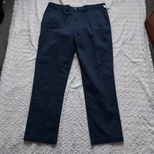 Amazon Essentials Men's Dark Blue Athletic Chinos 38x32 Office Church Comfort